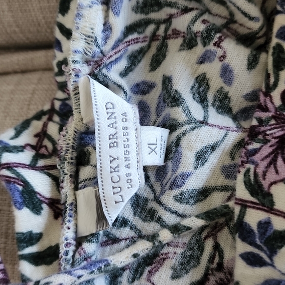 Lucy brand crop top - Picture 3 of 3